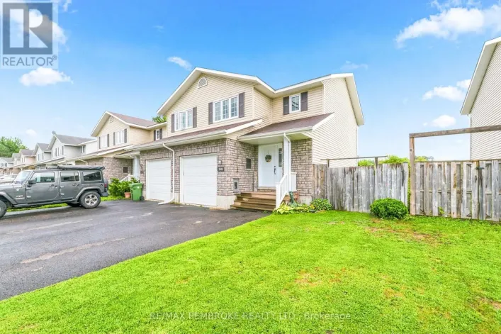 3003 SANDSTONE CRESCENT, Petawawa