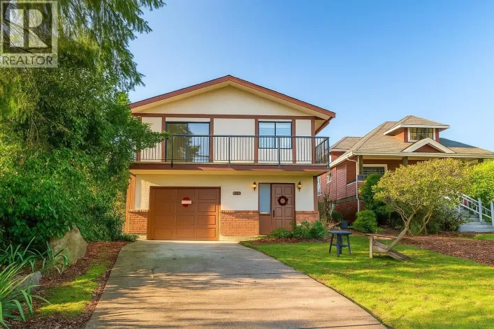 3003 SUNNYHURST ROAD, North Vancouver