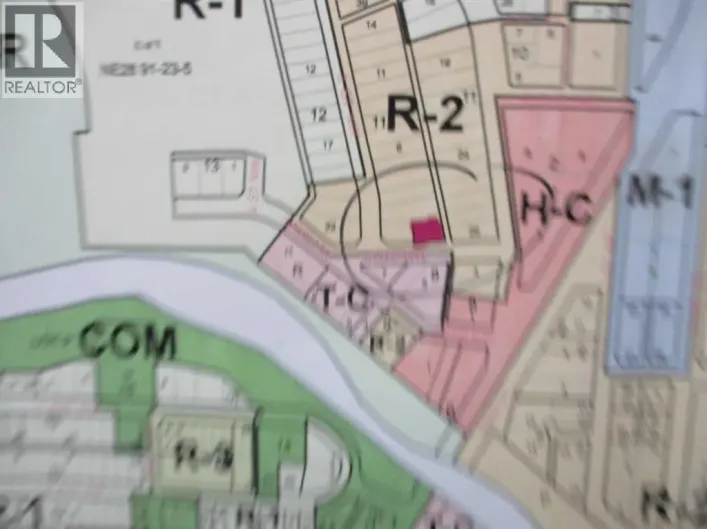 300-302 3rd Avenue NW, Manning