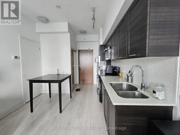 3004 - 2212 LAKESHORE BOULEVARD W, Toronto