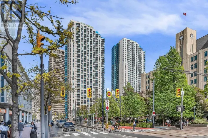 3008 - 99 HARBOUR SQUARE, Toronto