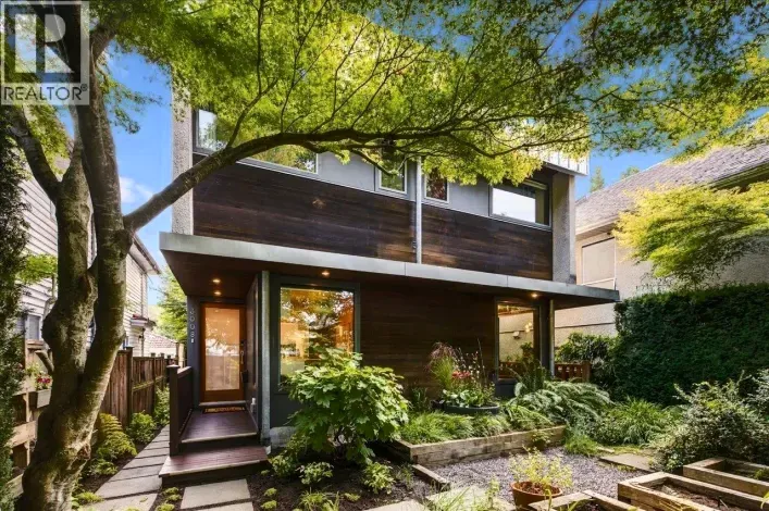 3008 VICTORIA DRIVE, Vancouver