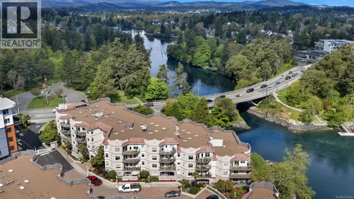 301 1085 Tillicum Rd, Esquimalt