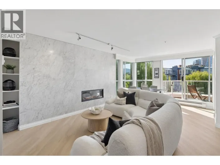 301 1502 ISLAND PARK WALK, Vancouver