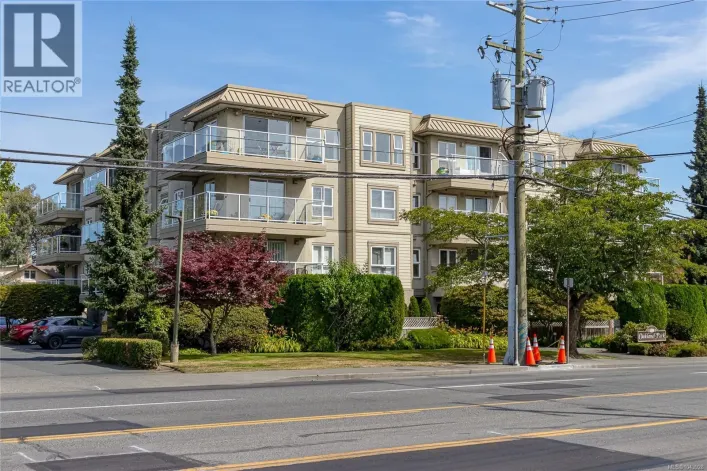 301 1536 Hillside Ave, Victoria
