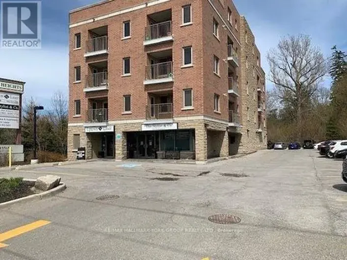 301 - 15565 YONGE STREET, Aurora