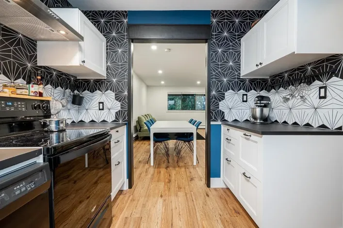 301 1561 VIDAL STREET, White Rock