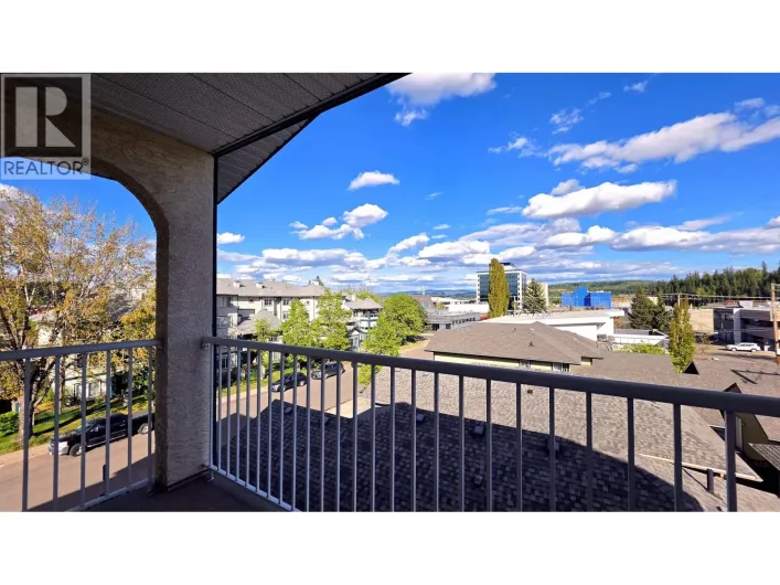 301 1693 6TH AVENUE, Prince George