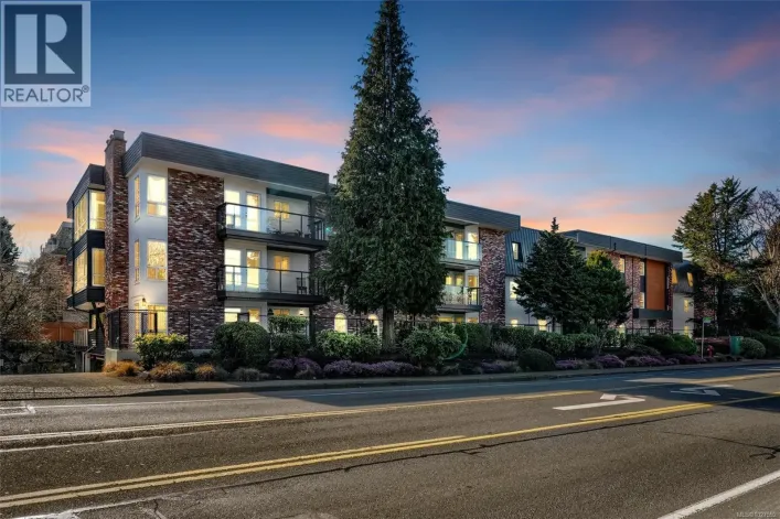 301 1725 Cedar Hill Cross Rd, Saanich