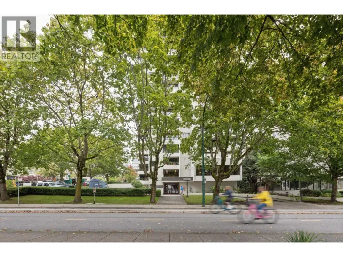 301 1995 BEACH AVENUE, Vancouver