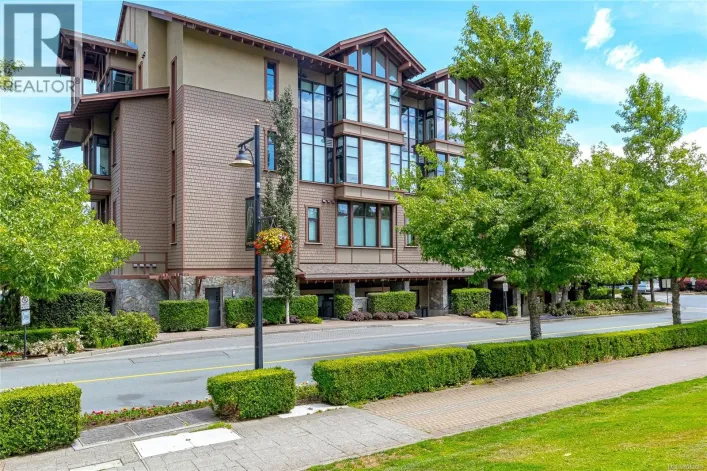 301 2049 Country Club Way, Langford