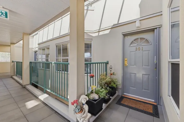 301 20680 56 AVENUE, Langley