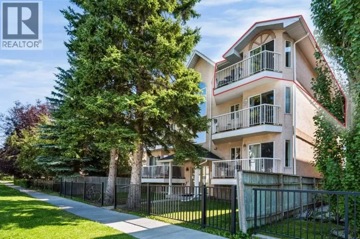 Apartment for sale: 301, 215 17 Avenue NE, Calgary
