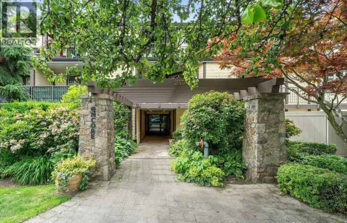 301 235 W 4TH STREET, North Vancouver