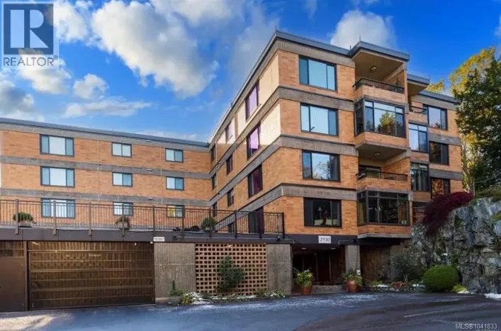 301 2930 Cook St, Victoria