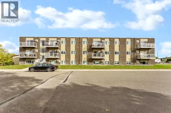 301, 2987 Dunmore Road SE, Medicine Hat