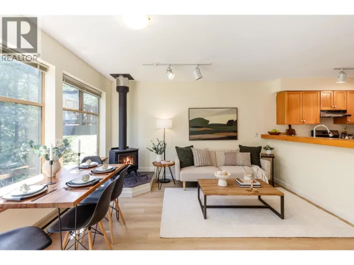 301 3050 HILLCREST DRIVE, Whistler