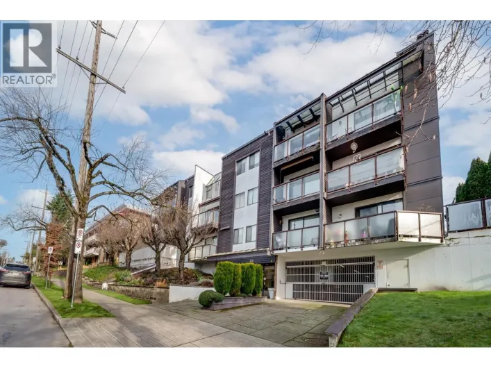 301 315 TENTH STREET, New Westminster