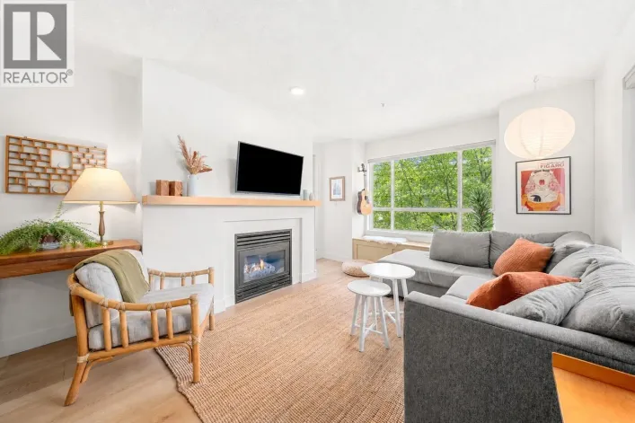 301 333 E 1ST STREET, North Vancouver