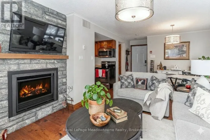 301 - 34 DEERHURST GREENS ROAD, Huntsville