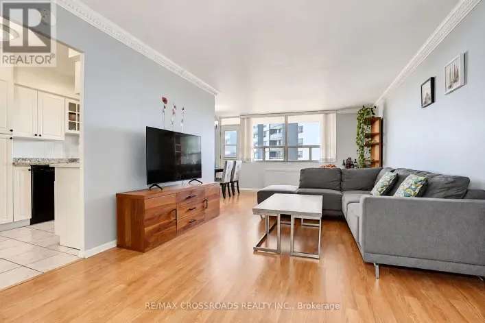 Apartment for sale: 301 - 3420 EGLINTON AVENUE E, Toronto