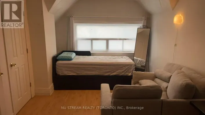 301 - 409 HURON STREET, Toronto