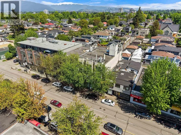 301 4372 FRASER STREET, Vancouver