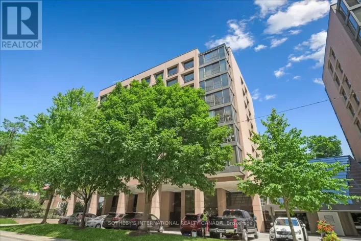 301 - 449 WALMER ROAD, Toronto