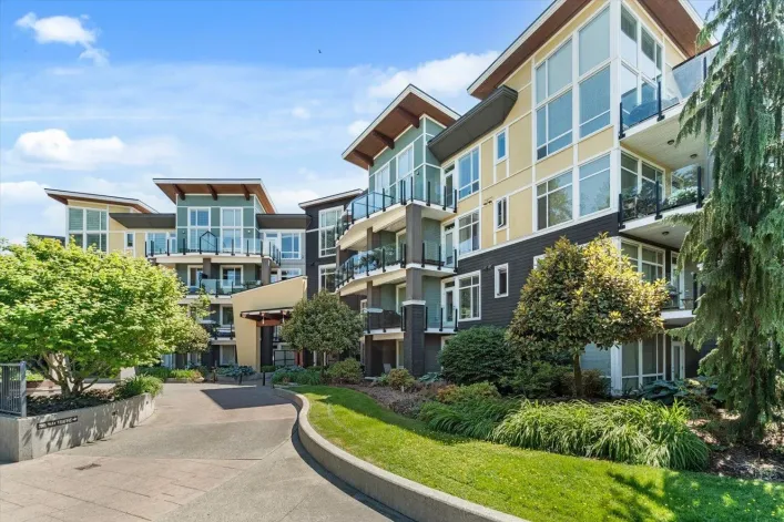 301 45389 CHEHALIS DRIVE|Garrison Crossing, Chilliwack