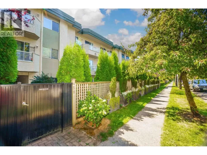 301 458 E 43RD AVENUE, Vancouver