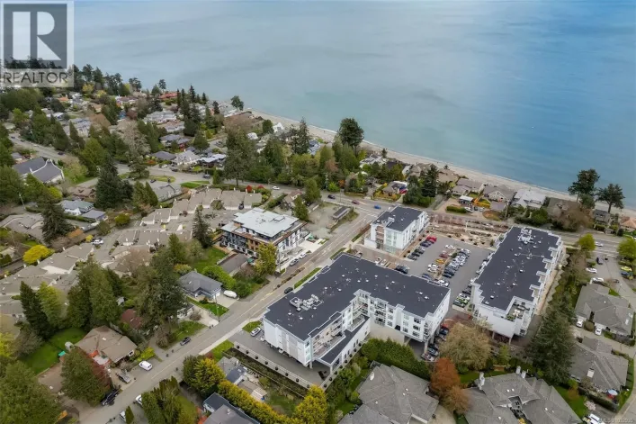 301 5120 Cordova Bay Rd, Saanich