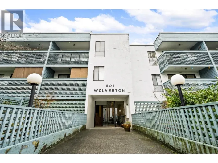 301 601 NORTH ROAD, Coquitlam