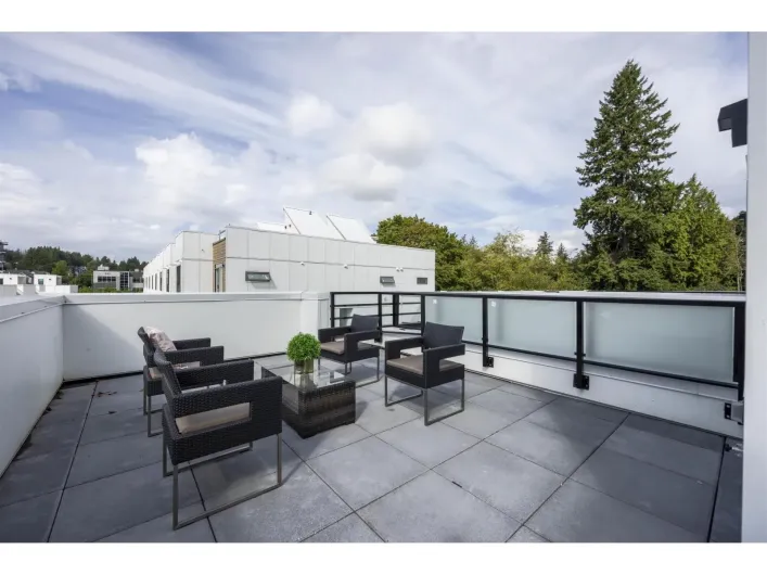 301 6338 KING GEORGE BOULEVARD, Surrey