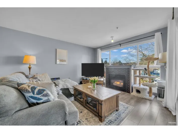 301 6390 196 STREET, Langley