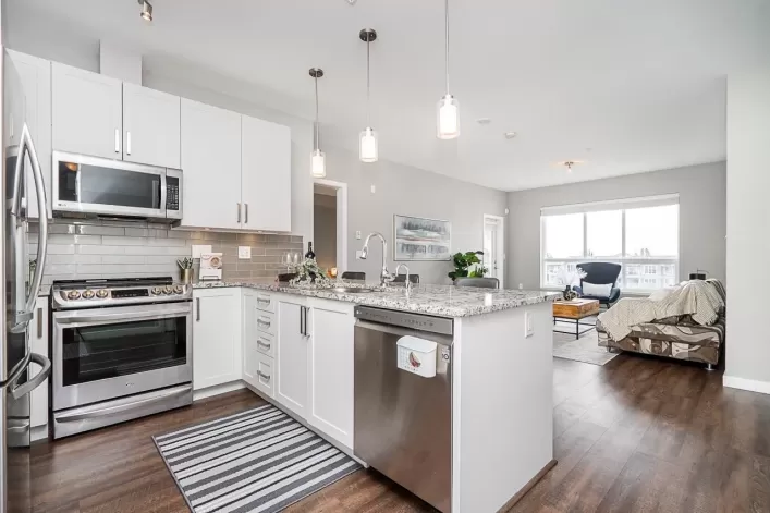 301 6490 194 STREET, Surrey