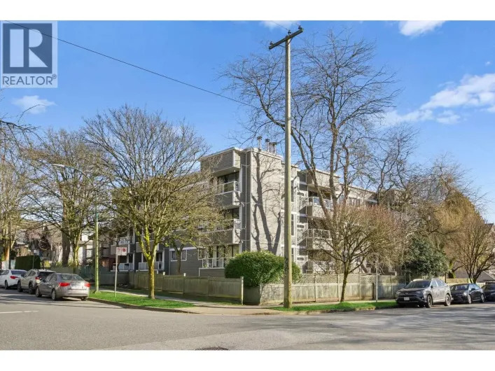 301 674 W 17TH AVENUE, Vancouver