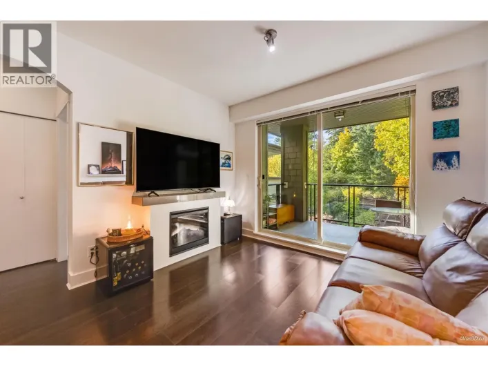 301 7418 BYRNEPARK WALK, Burnaby