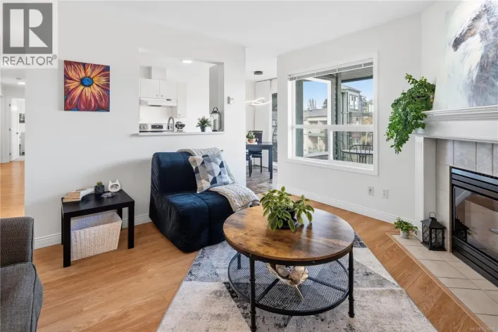 301 898 Vernon Ave, Saanich