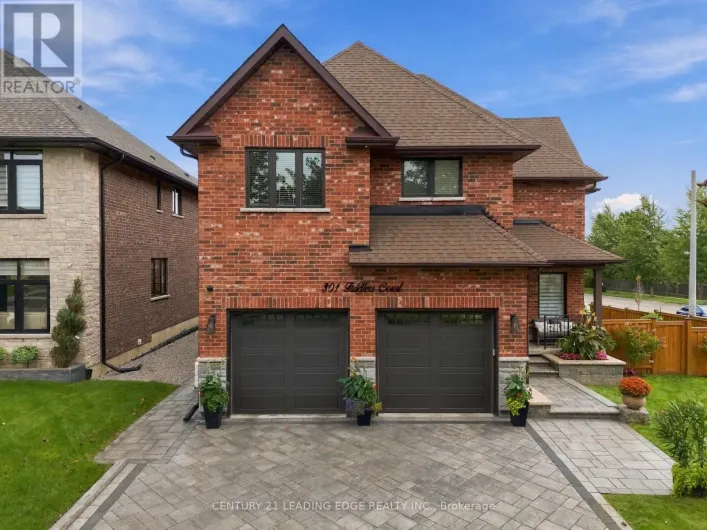 301 FIDDLERS COURT, Pickering