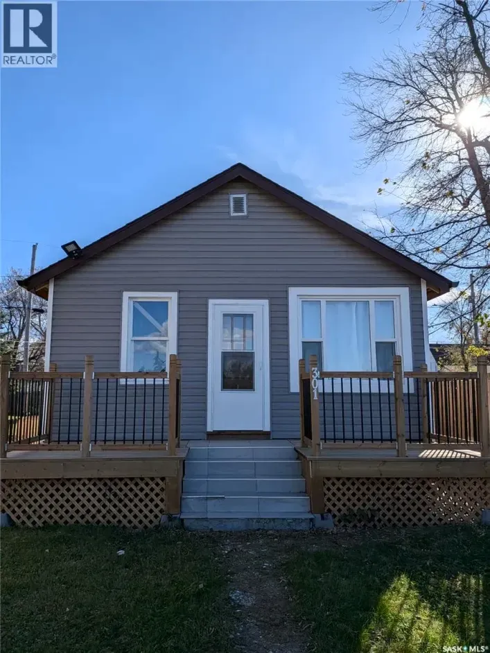House for sale: 301 River STREET E, Prince Albert