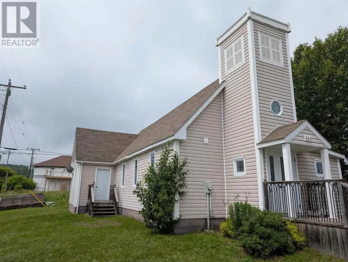 301 Superior ST, White River