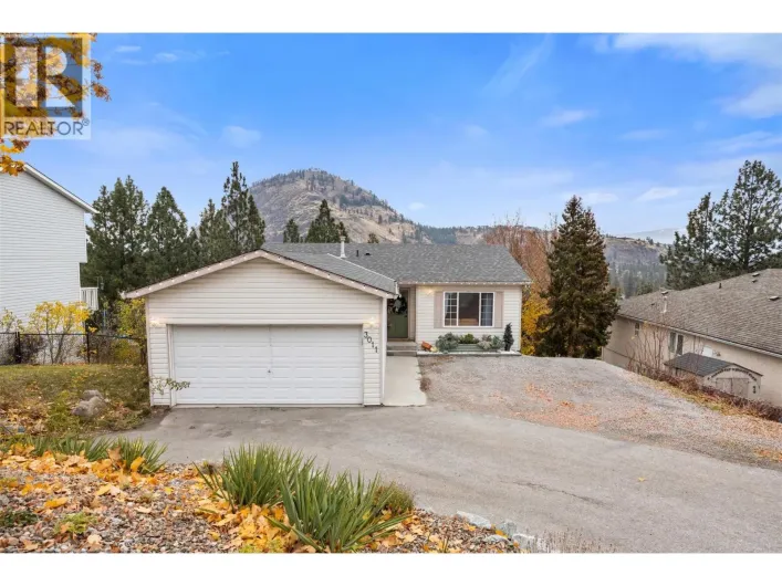 3011 Ensign Way, West Kelowna