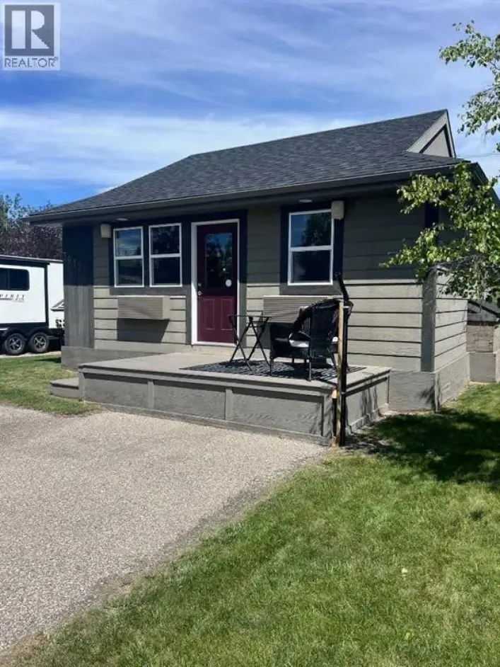 3011 South Pine Lake Road, Rural Red Deer County
