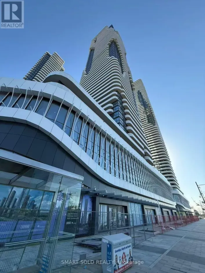 3015 - 28 INTERCHANGE WAY, Vaughan