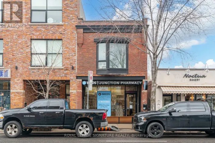 3016 DUNDAS STREET W, Toronto