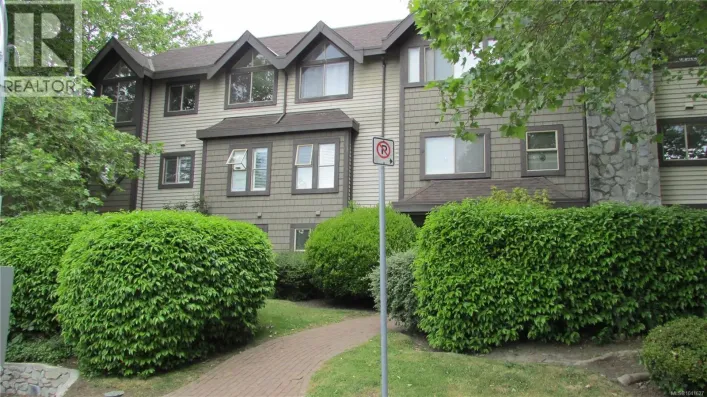 302 108 Gorge Rd W, Saanich