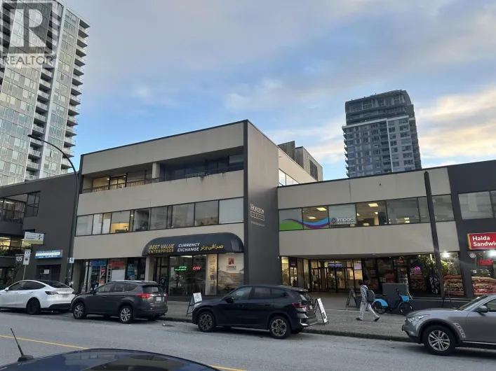 302 123 E 15TH STREET, North Vancouver