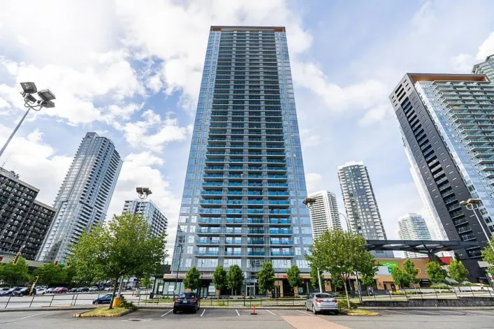 302 13615 FRASER HIGHWAY, Surrey