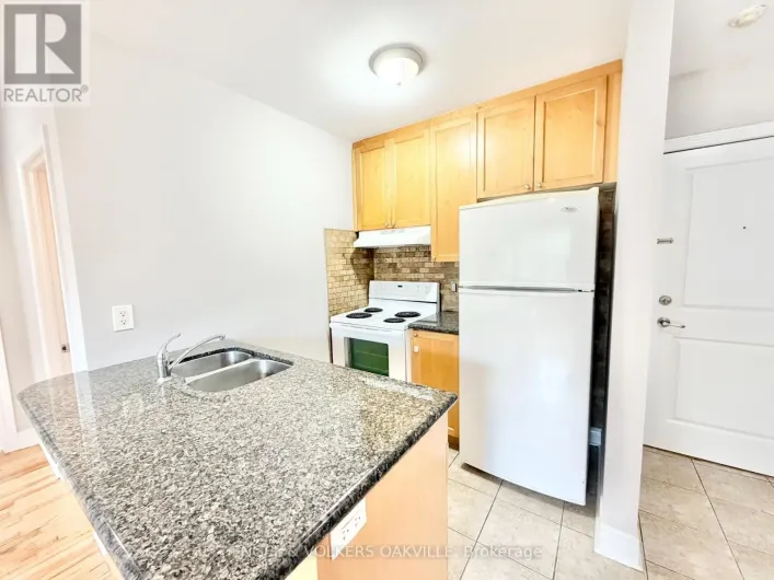 302 - 15 THIRTY THIRD STREET, Toronto