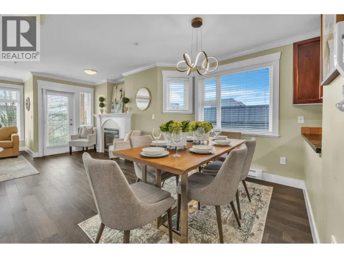 302 152 E 12TH STREET, North Vancouver